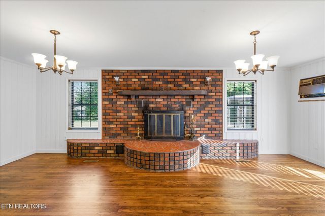 924 E Madison Ave, Athens, TN 37303