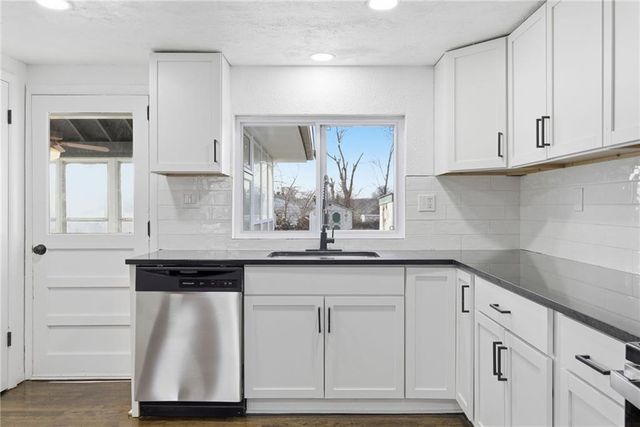 1704 Highland Drive, Independence, MO 64057