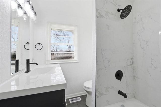 1704 Highland Drive, Independence, MO 64057