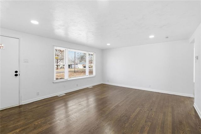 1704 Highland Drive, Independence, MO 64057