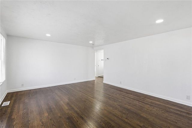 1704 Highland Drive, Independence, MO 64057