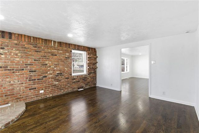 1704 Highland Drive, Independence, MO 64057