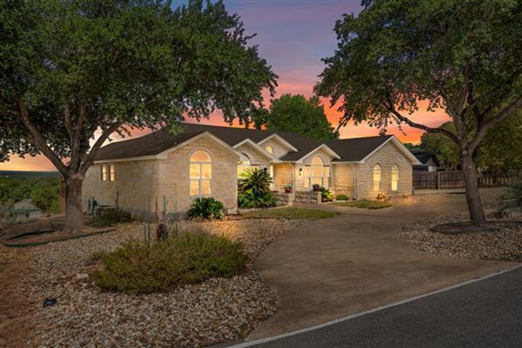 4096 Outpost TRCE, Lago Vista, TX 78645