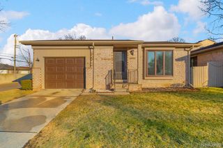 29454 Scarborough Drive, Warren, MI 48088
