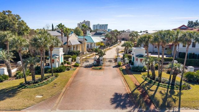 9 Rue Martine, Miramar Beach, FL 32550