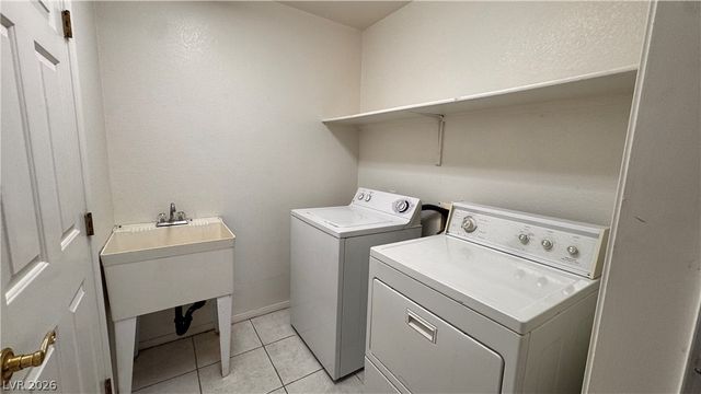 8609 Highland View Avenue, Las Vegas, NV 89145