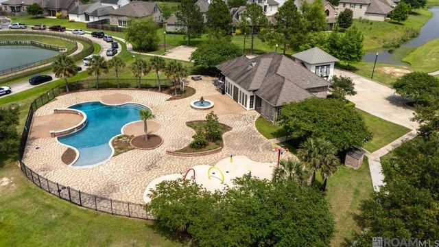 3135 Meadow Grove Ave, Zachary, LA 70791