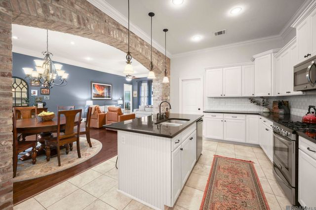 3135 Meadow Grove Ave, Zachary, LA 70791