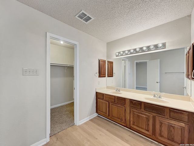 8624 Wood Falls Dr, San Antonio, TX 78251