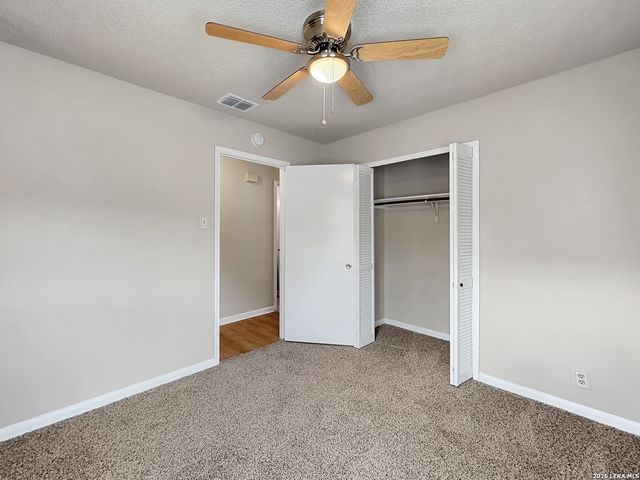 8624 Wood Falls Dr, San Antonio, TX 78251