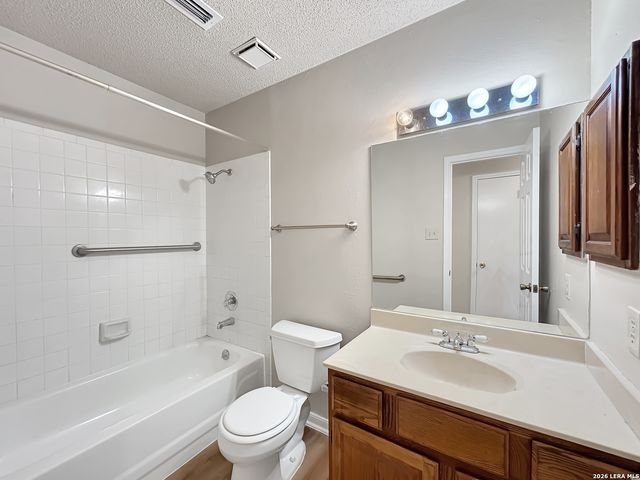 8624 Wood Falls Dr, San Antonio, TX 78251