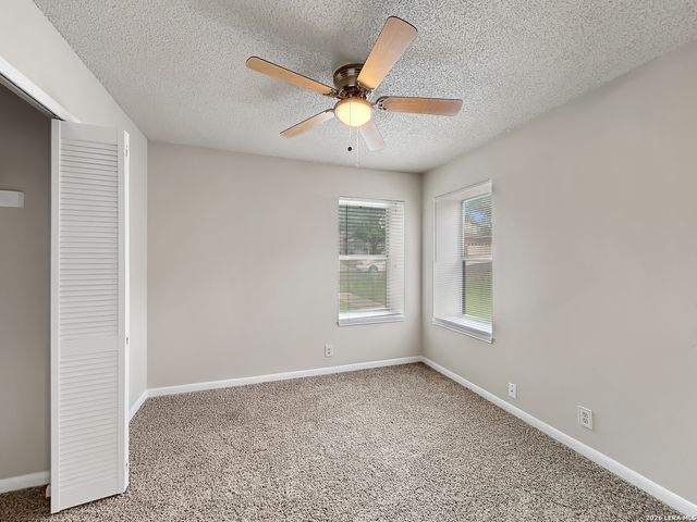 8624 Wood Falls Dr, San Antonio, TX 78251