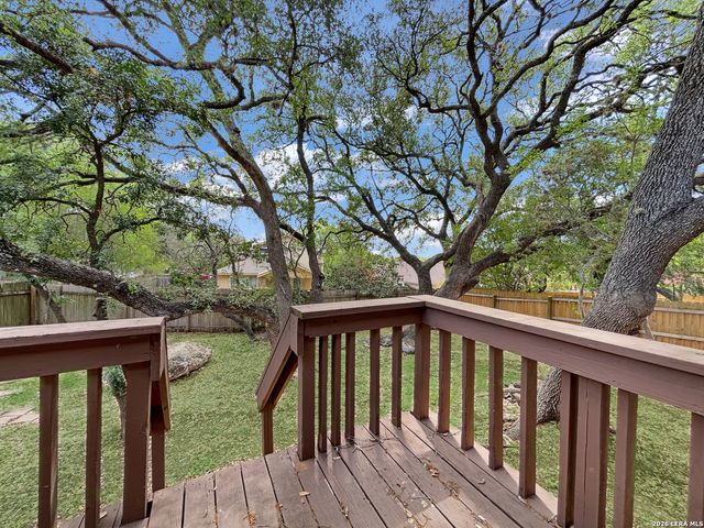 8624 Wood Falls Dr, San Antonio, TX 78251