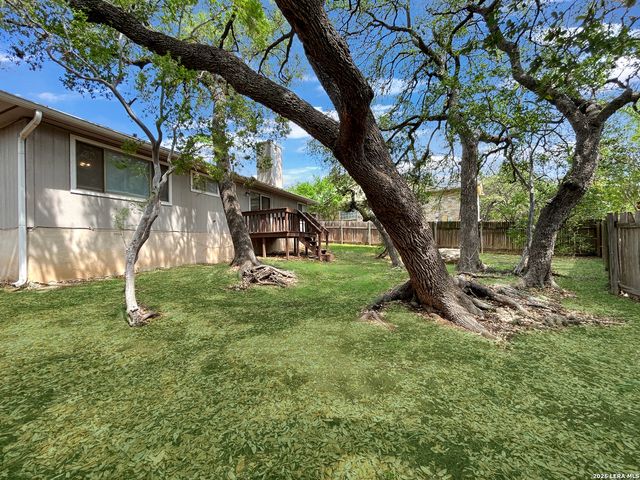 8624 Wood Falls Dr, San Antonio, TX 78251