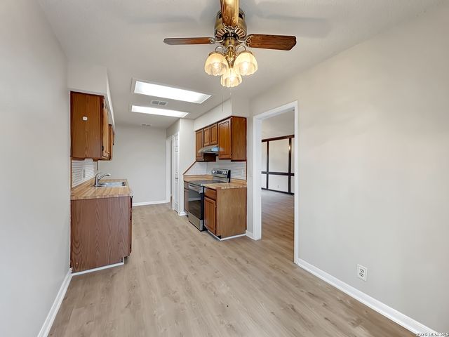 8624 Wood Falls Dr, San Antonio, TX 78251