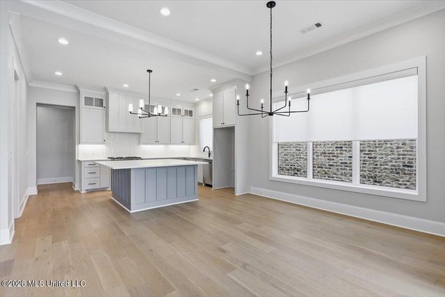 142 Water Street, Madison, MS 39110