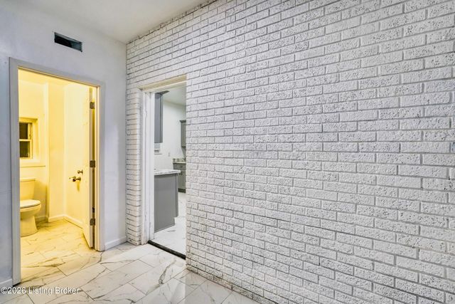 1301 S 26th St, Louisville, KY 40210