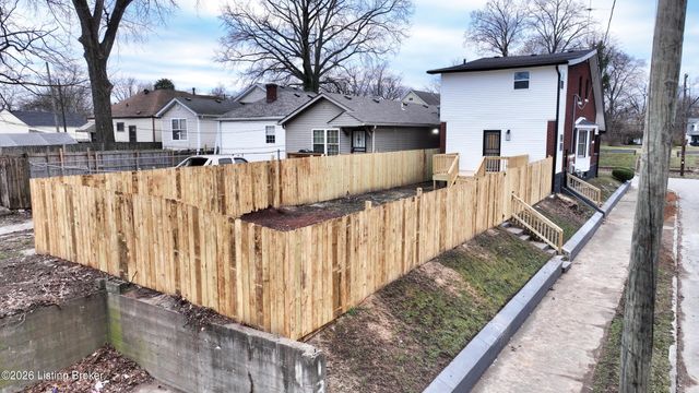 1301 S 26th St, Louisville, KY 40210