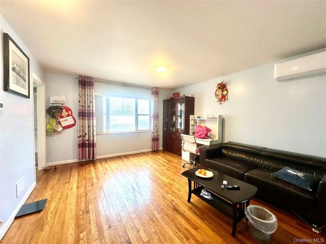 4744 199th Street, Flushing, NY 11358