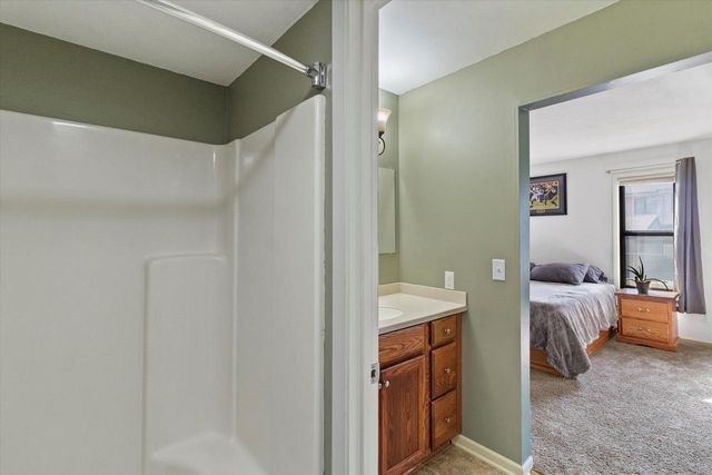 1603 S Carriage LANE, New Berlin, WI 53151