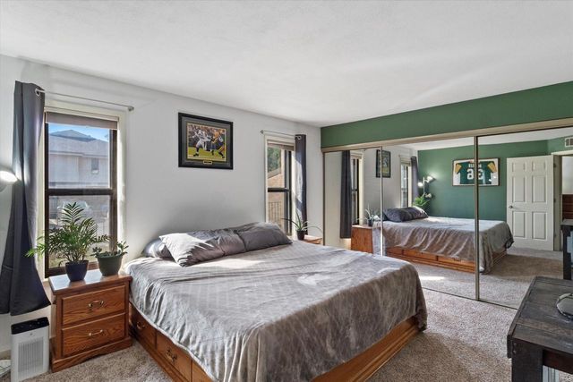1603 S Carriage LANE, New Berlin, WI 53151