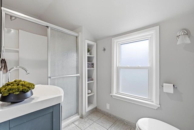 202 S Highland AVENUE, Thiensville, WI 53092