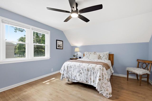 202 S Highland AVENUE, Thiensville, WI 53092