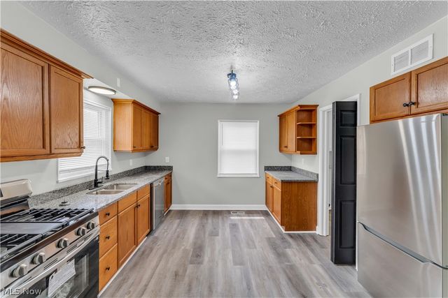 4026 W 144th Street, Cleveland, OH 44135