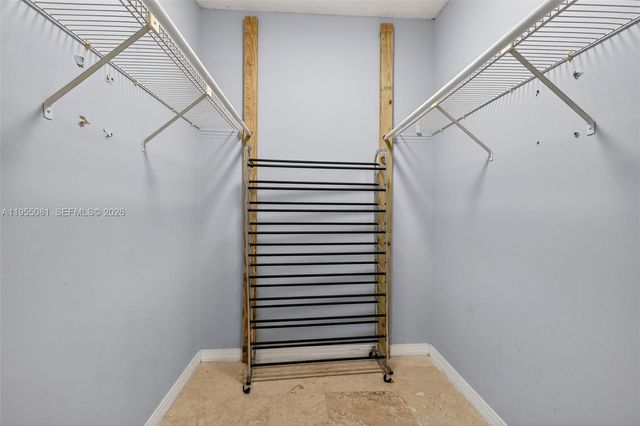 491 Ives Dairy Rd 306-5, Miami, FL 33179