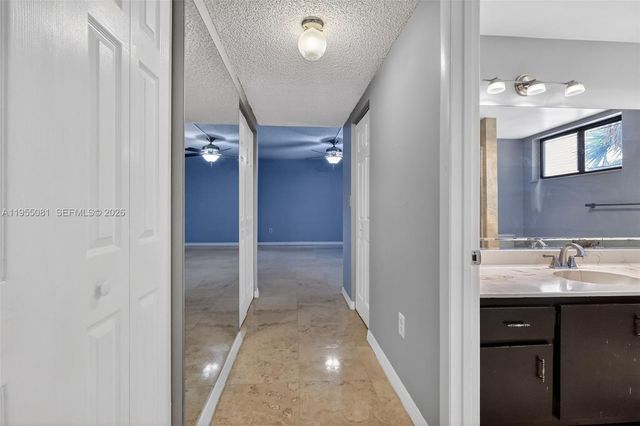 491 Ives Dairy Rd 306-5, Miami, FL 33179