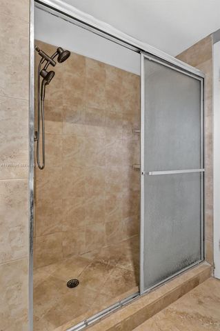 491 Ives Dairy Rd 306-5, Miami, FL 33179