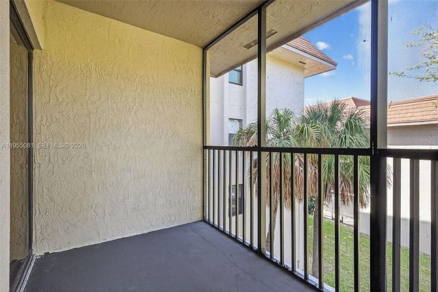 491 Ives Dairy Rd 306-5, Miami, FL 33179