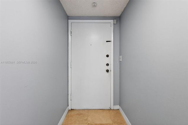 491 Ives Dairy Rd 306-5, Miami, FL 33179