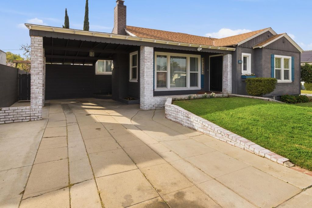 Image 3 of property listing at 2841 C Street, Selma, CA 93662