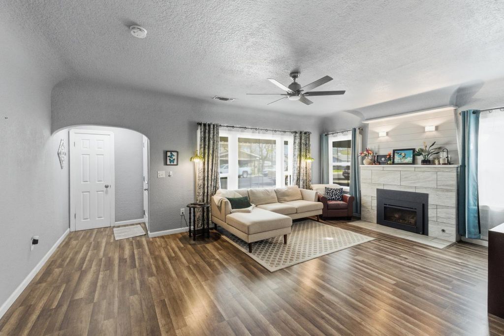 Image 5 of property listing at 2841 C Street, Selma, CA 93662