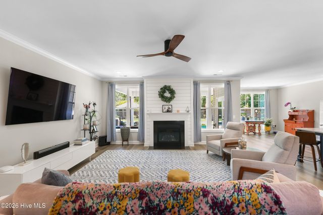 278 Man O War Lane, Hampstead, NC 28443
