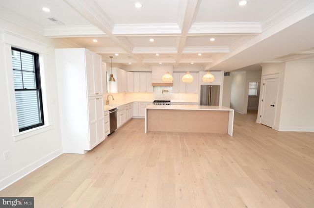 331 W 16TH AVE, Wildwood, NJ 08260