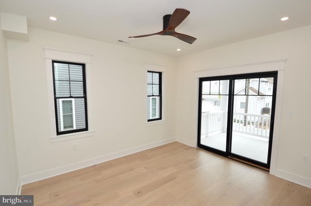 331 W 16TH AVE, Wildwood, NJ 08260