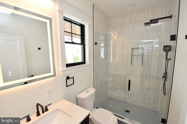 331 W 16TH AVE, Wildwood, NJ 08260