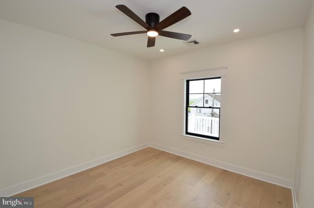 331 W 16TH AVE, Wildwood, NJ 08260