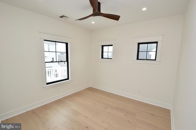 331 W 16TH AVE, Wildwood, NJ 08260