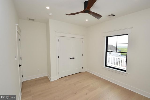 331 W 16TH AVE, Wildwood, NJ 08260