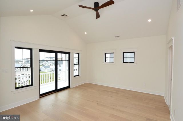 331 W 16TH AVE, Wildwood, NJ 08260