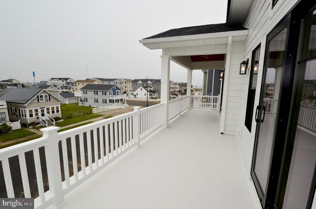 331 W 16TH AVE, Wildwood, NJ 08260