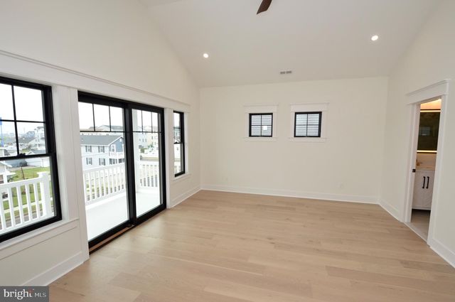 331 W 16TH AVE, Wildwood, NJ 08260