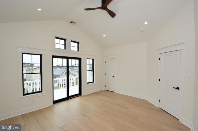 331 W 16TH AVE, Wildwood, NJ 08260