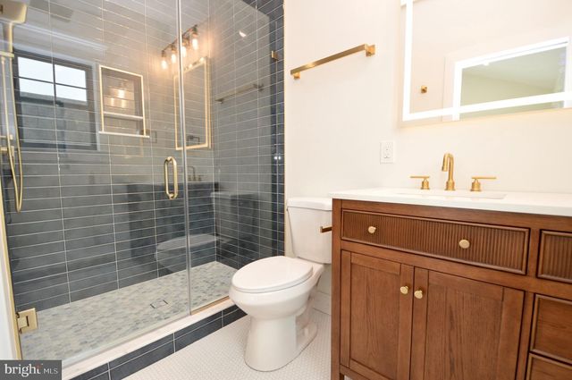 331 W 16TH AVE, Wildwood, NJ 08260