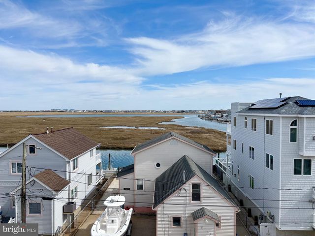 331 W 16TH AVE, Wildwood, NJ 08260