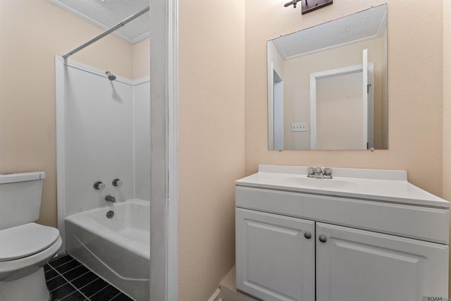 548 S Flannery Rd Apt A, Baton Rouge, LA 70815