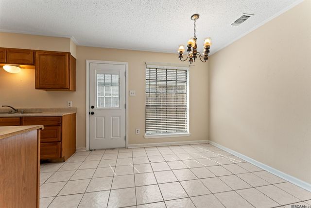 548 S Flannery Rd Apt A, Baton Rouge, LA 70815